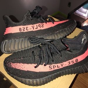 YEEZY Boost 350 Red Stripe